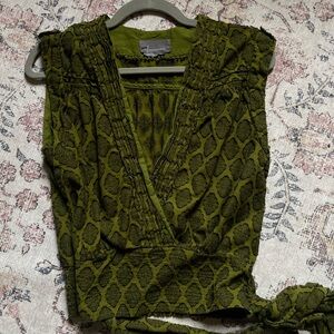 Anthropologie Blouse/Crop top size S.